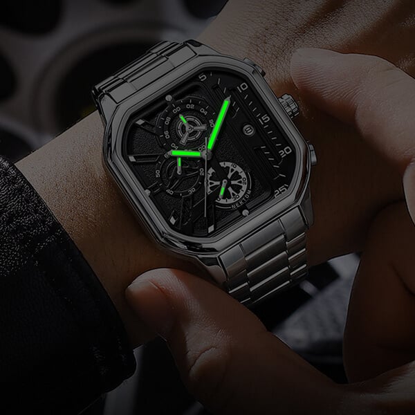 Zamonaviy Erkaklar Qavartsoz Soati